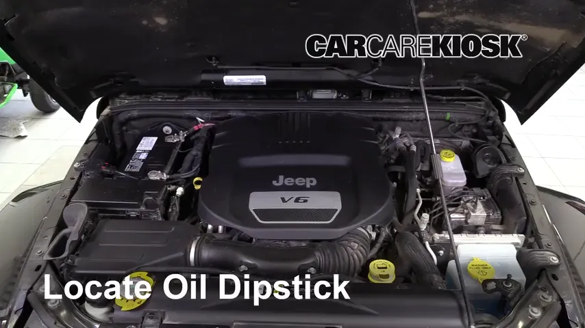 2018 Jeep Wrangler JK Unlimited Sahara 3.6L V6 Oil Check Oil Level